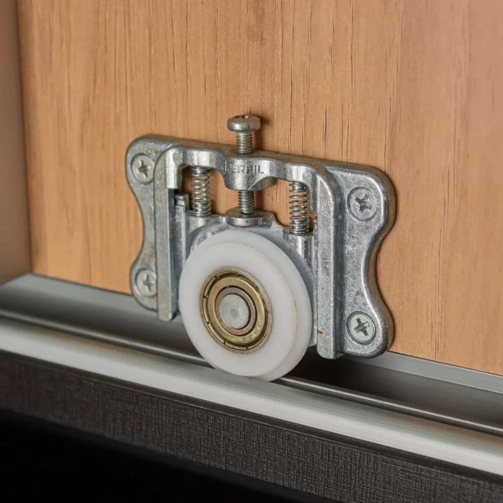 Sistema Deslizante de Sobrepor em Zamac para Arm&aacute;rios - PF 600Z